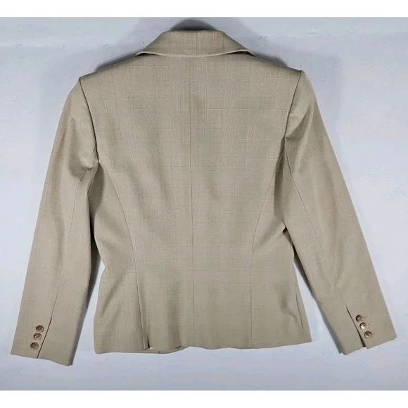 Liz Claiborne 2 Piece Womens Skirt Suit Size 10 3 Button Jacket Beige - Picture 10 of 16